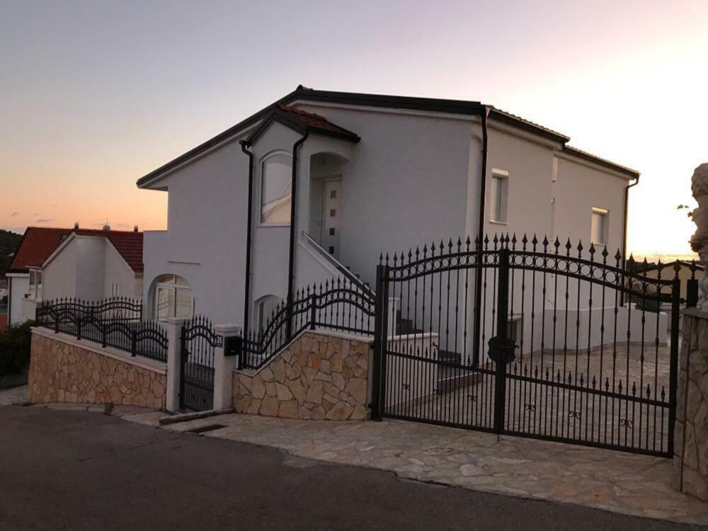 Mara Apartment Rogoznica  Luaran gambar